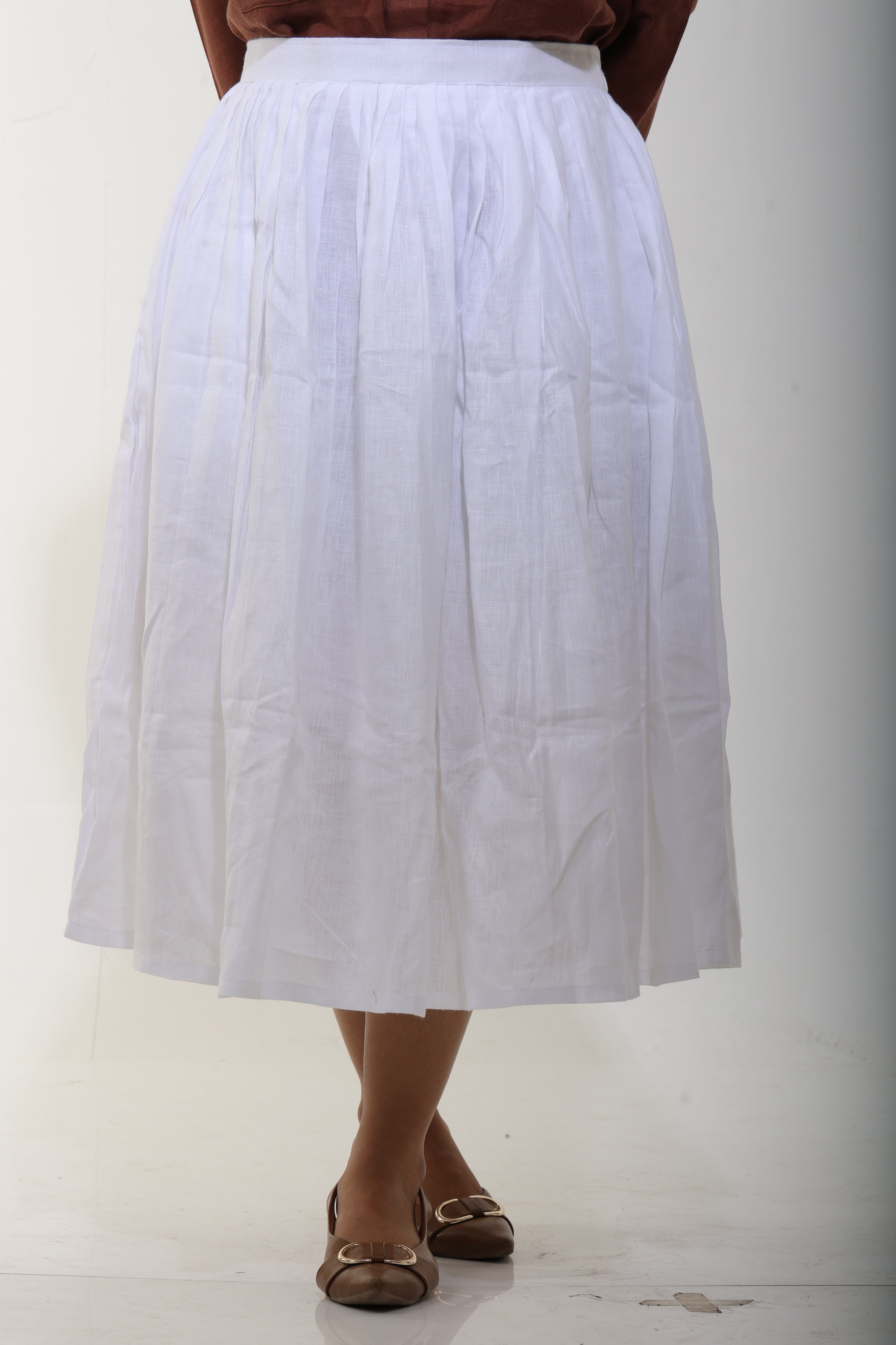 White pleated ankle linen skirt