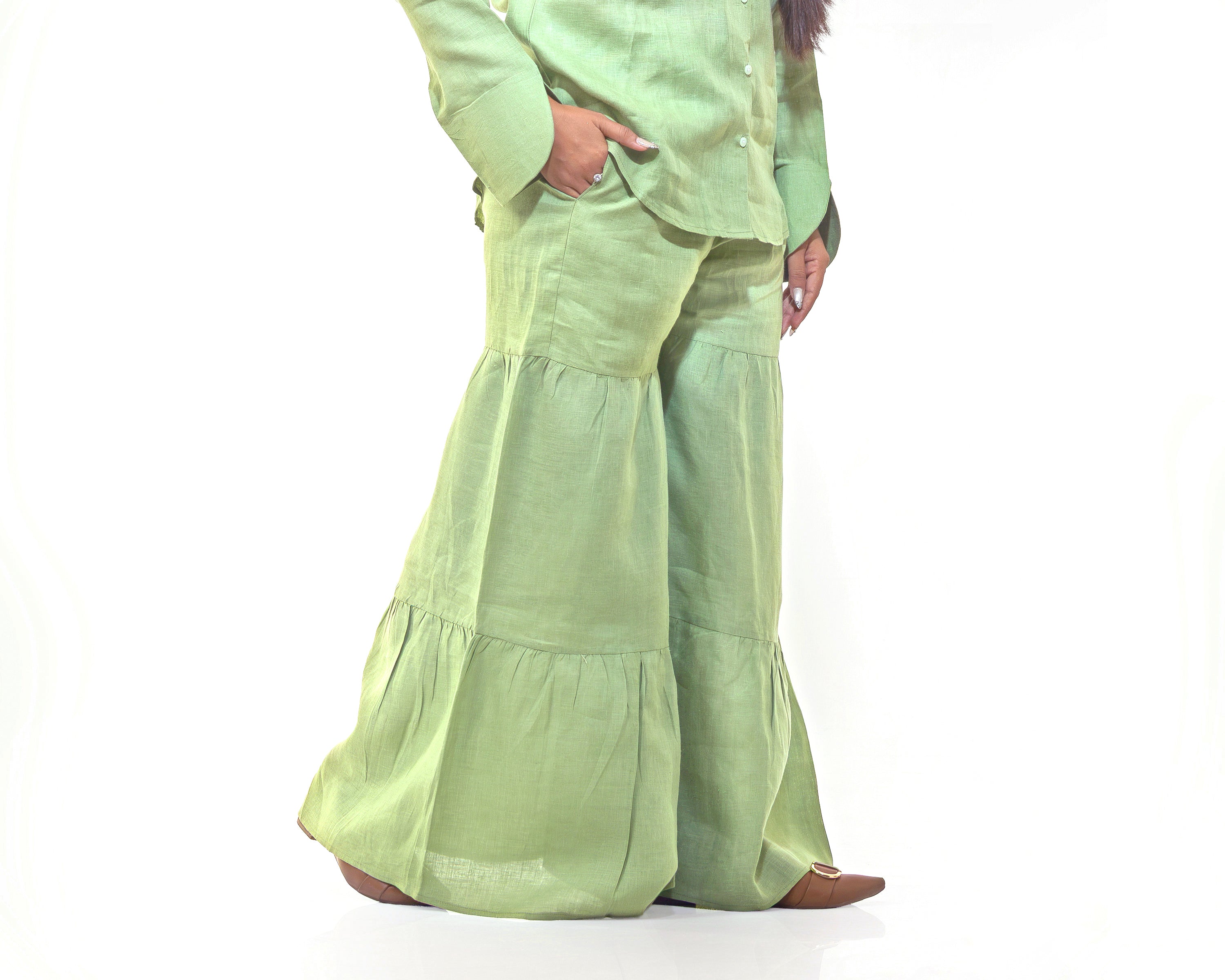 Green shirt with pleated pants linen co ord