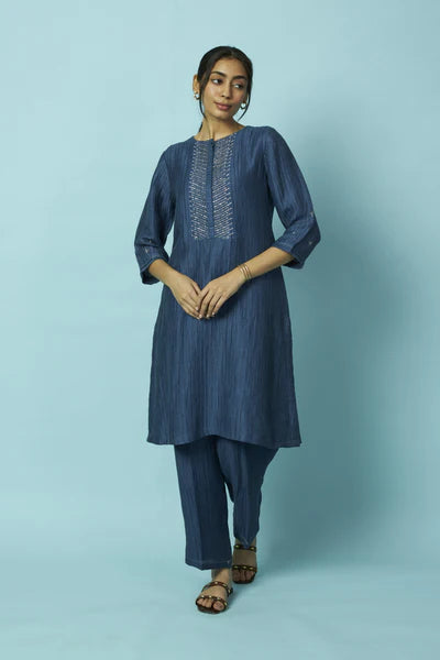 Textured Silk-Linen Tunic Set with Khat Pita Placket